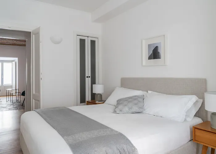 圣费尔莫布雷拉公寓 *