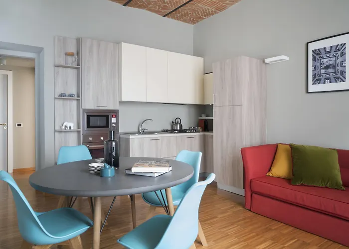 圣费尔莫布雷拉公寓 * 米兰