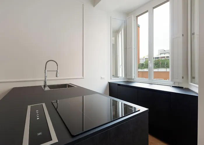 圣费尔莫布雷拉公寓 * 米兰